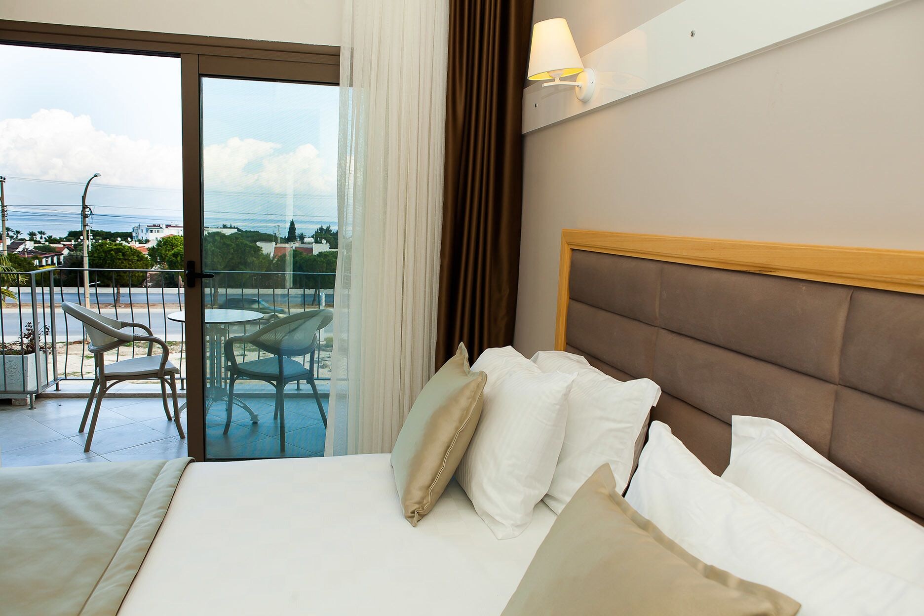DELUXE, DOUBLE BED, SEA VIEW
