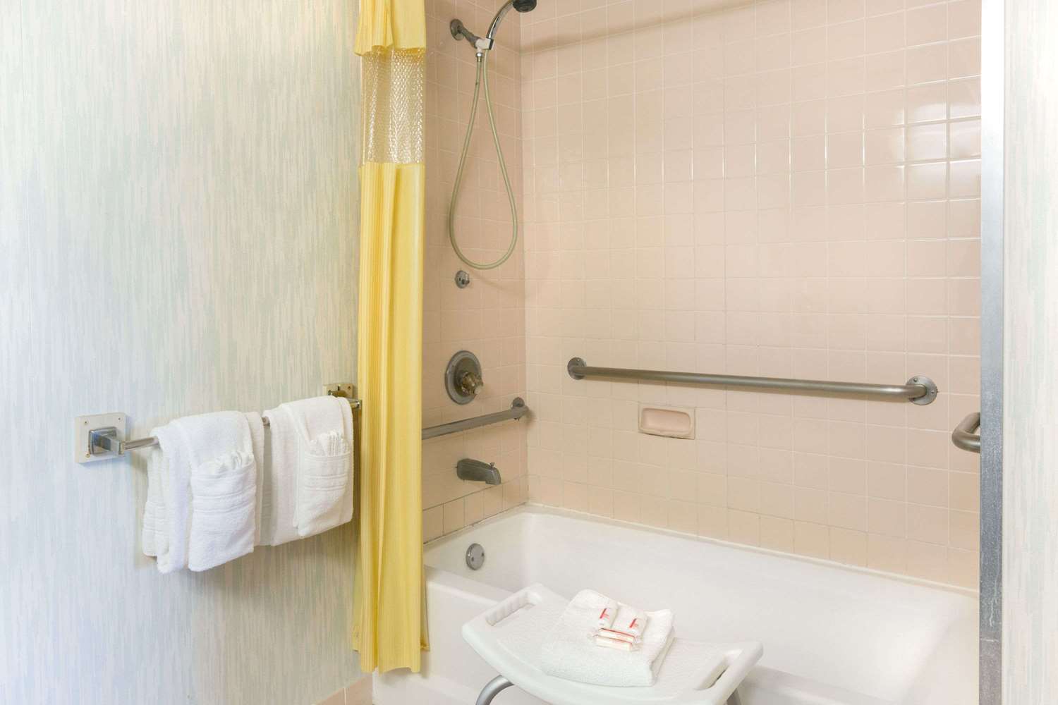 Days Inn by Wyndham Richmond 6/6
