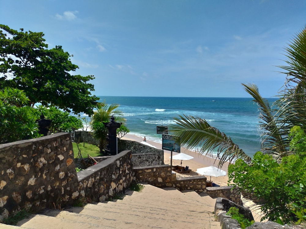 Balangan Paradise Hostel and Restaurant 42/46