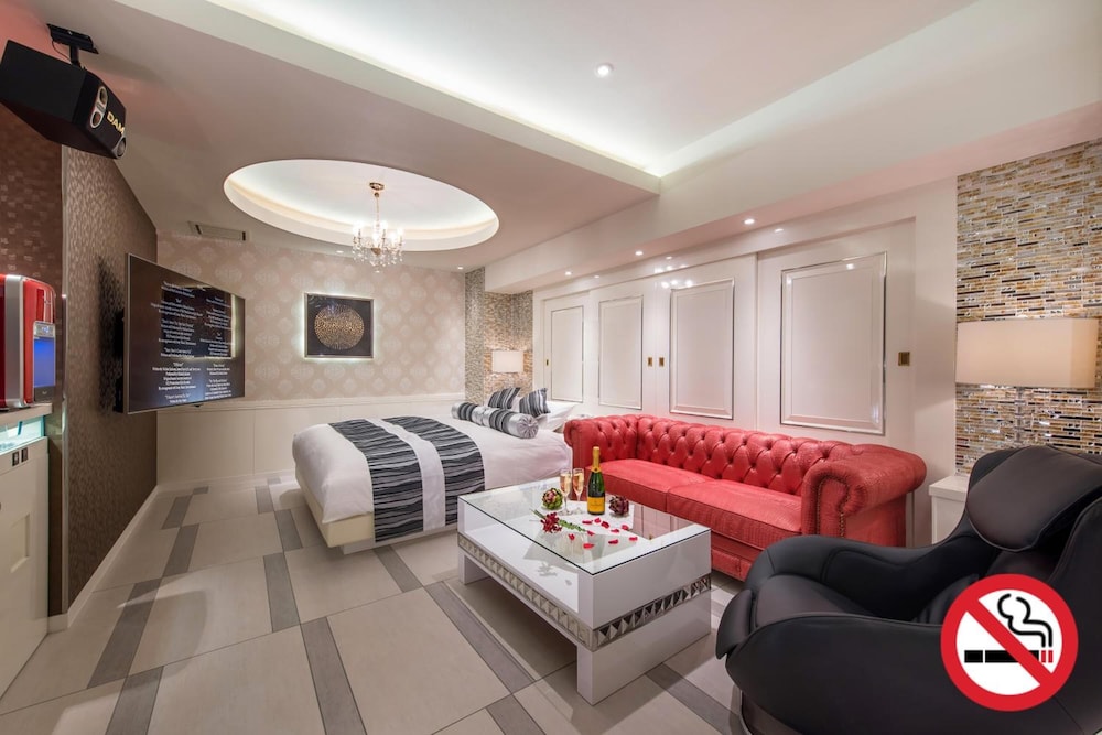 Hotel Dior 7 58/67