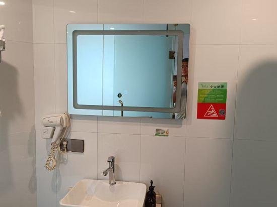 Vatica Hotel Anqing Wuyue Square Boai Hospital 20/20