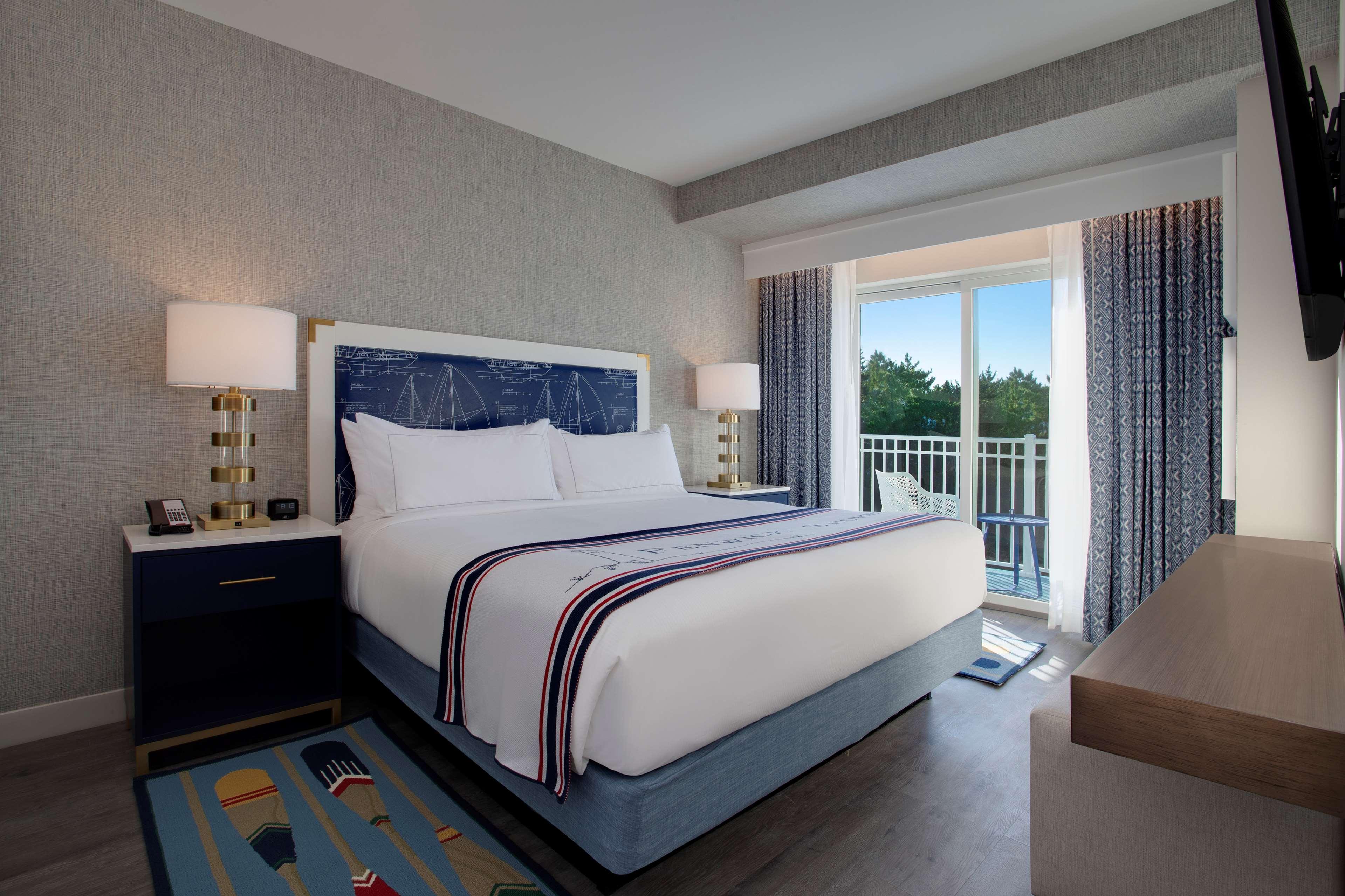 1 Bedroom, Coastal, Suite, King Bed, Kitchen
