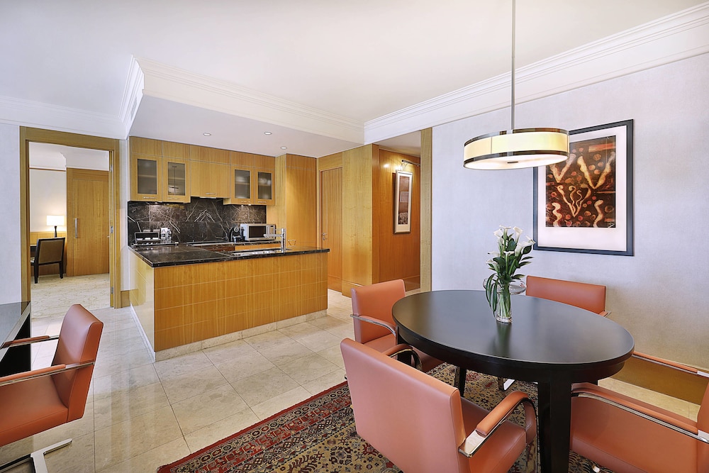 The Ritz-Carlton DIFC Executive Residences 20/31