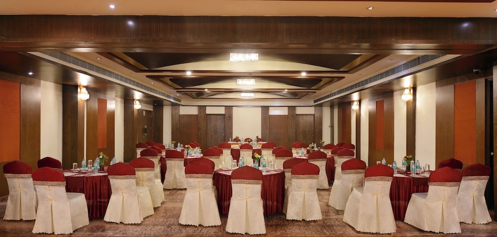 KESHAV CLARKS INN 19/21