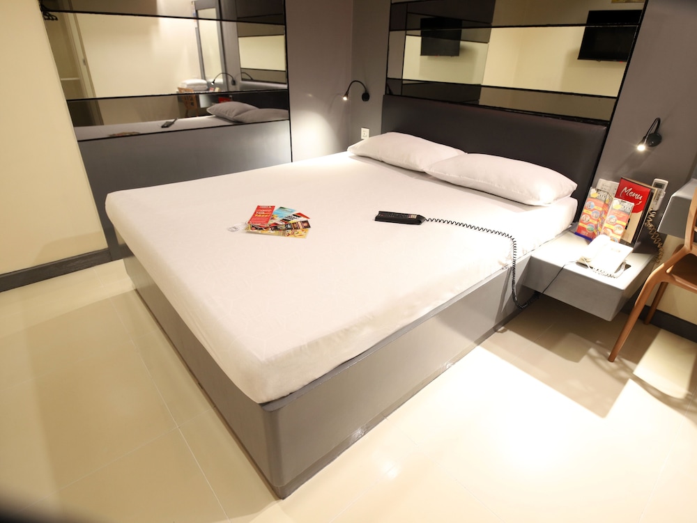 Hotel Sogo Edsa Cubao 18/55