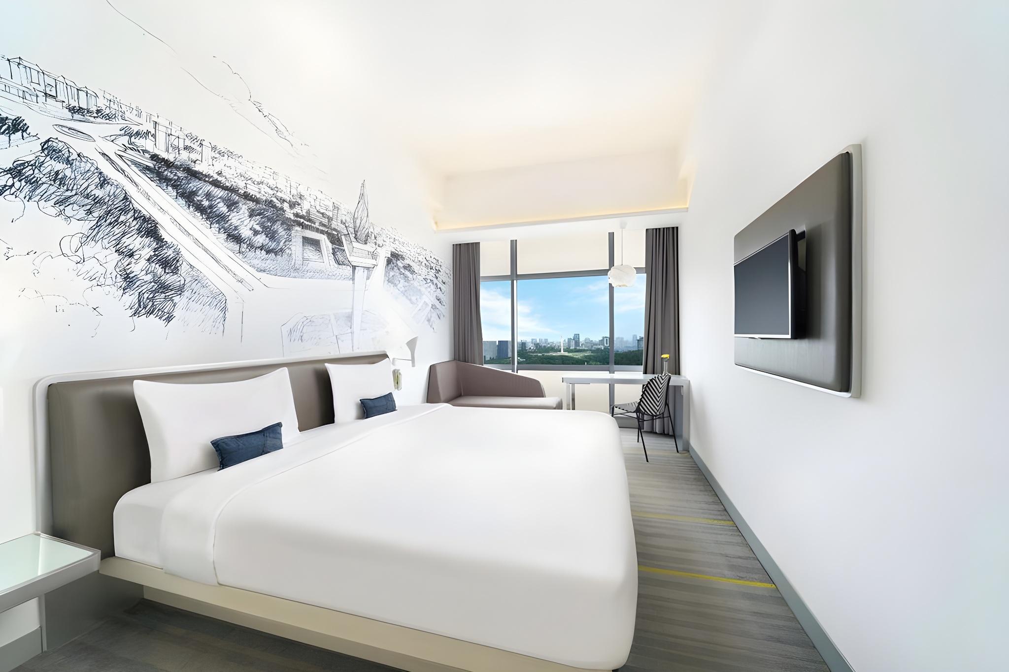 Yello, Double or Twin Bed