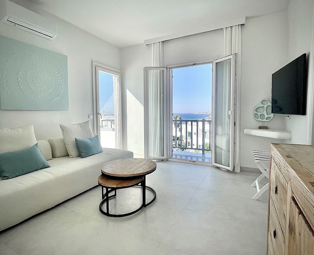 جناح شهر العسل بإطلالة على البحر بحوض جاكوزي، Lilly Residence Boutique Suites Adults Only 2/7