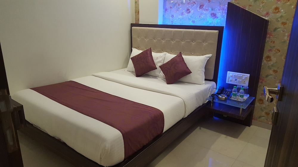 Hotel Sanjary Palace 6/18