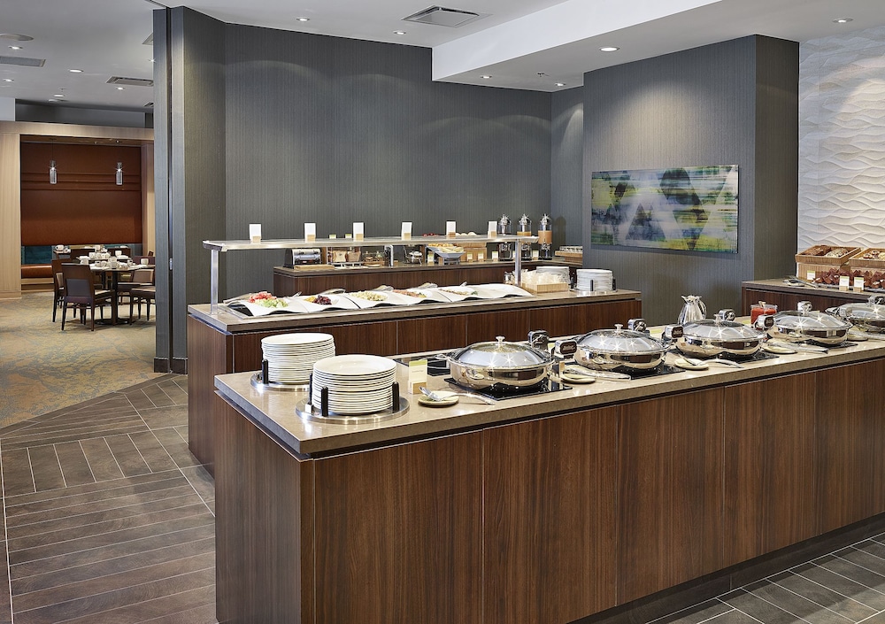 Doubletree By Hilton Hotel & Conference Centre Regina 53/80