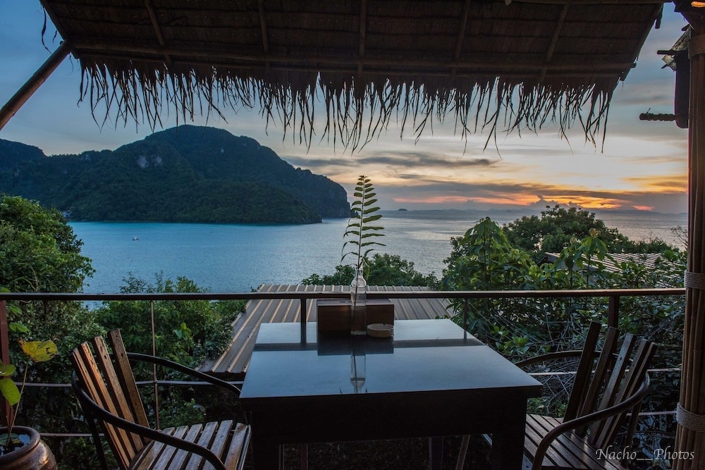 PHI PHI SEA SKY RESORT 30/66