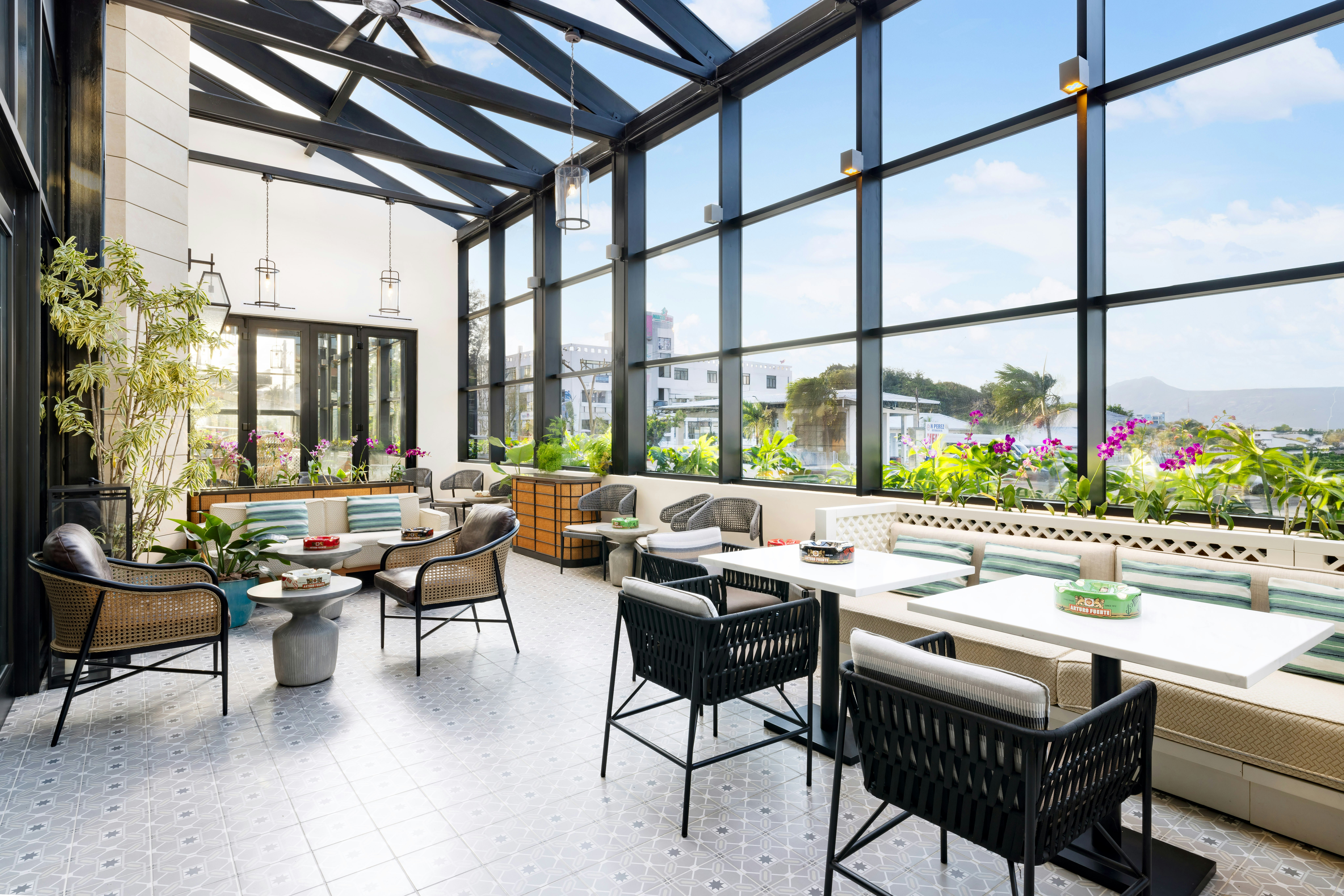 Hotel Santiago, Curio Collection by Hilton 31/59