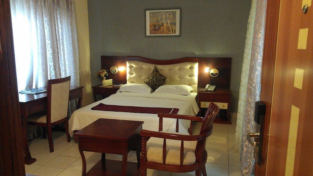 Sun Beach Hotel 12/50