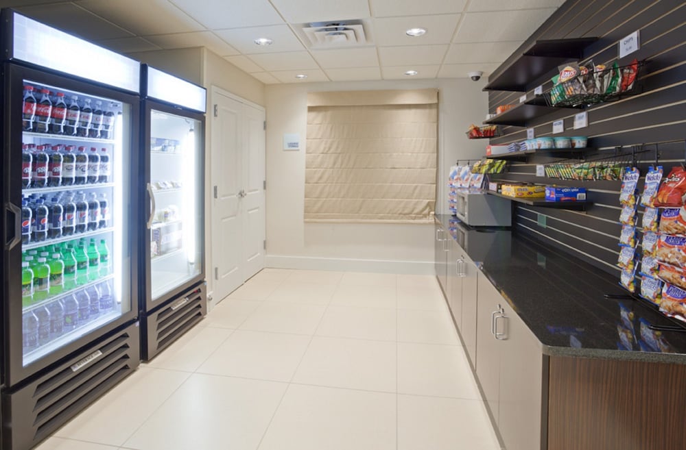 Holiday Inn Express Hotel Suites Rogers 35/51