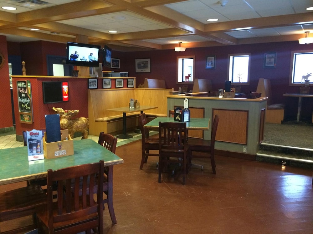 Greenwood Inn & Suites 25/37