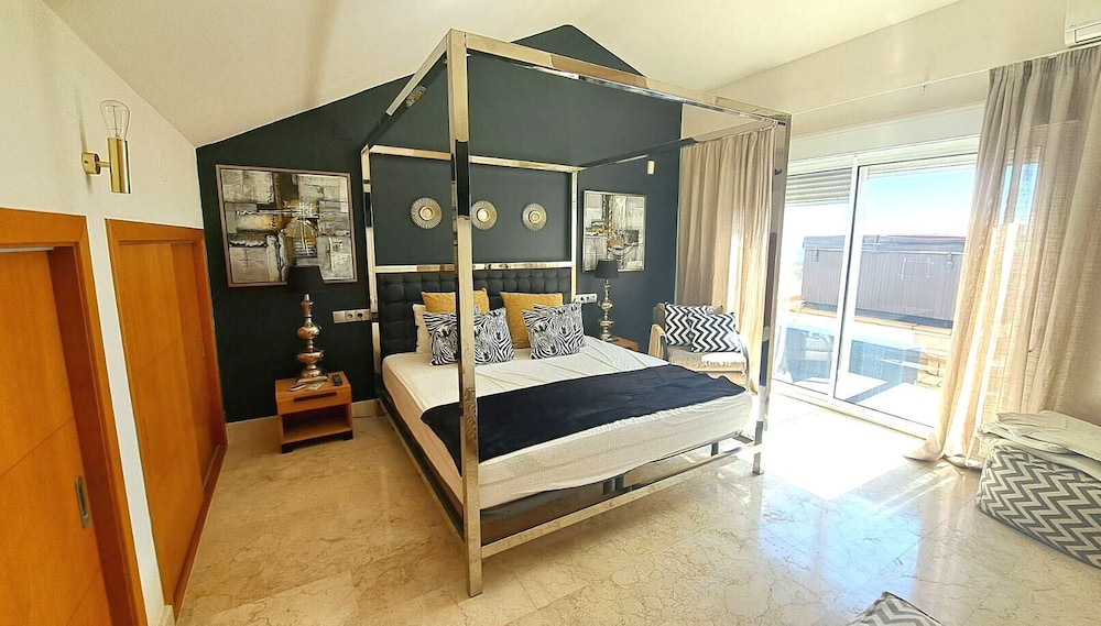 2 BEDROOMS, DUPLEX, PENTHOUSE