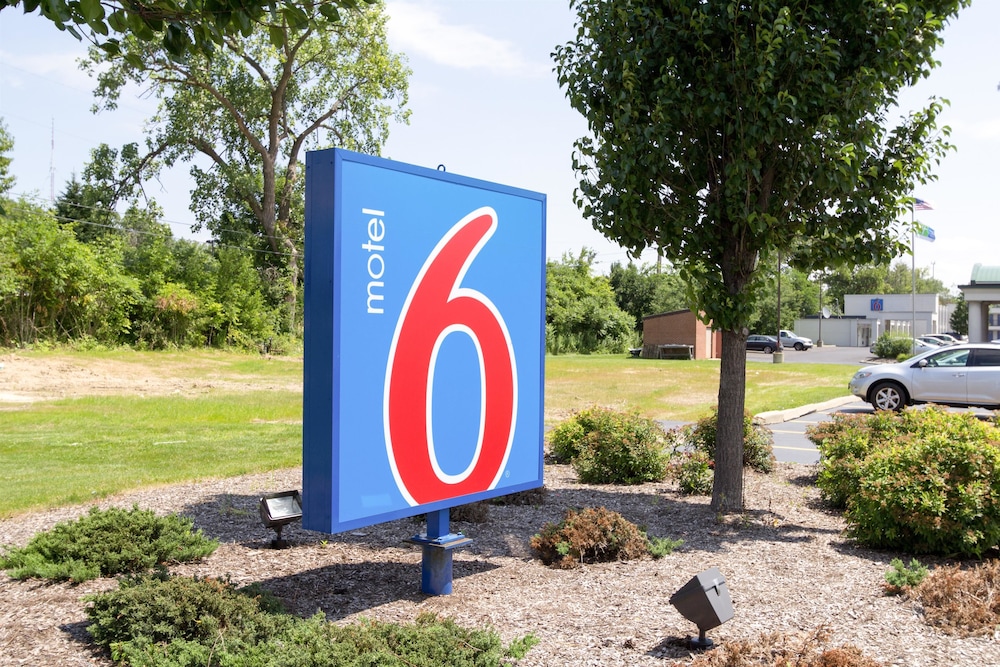 Motel6 Richfield, OH 7/44