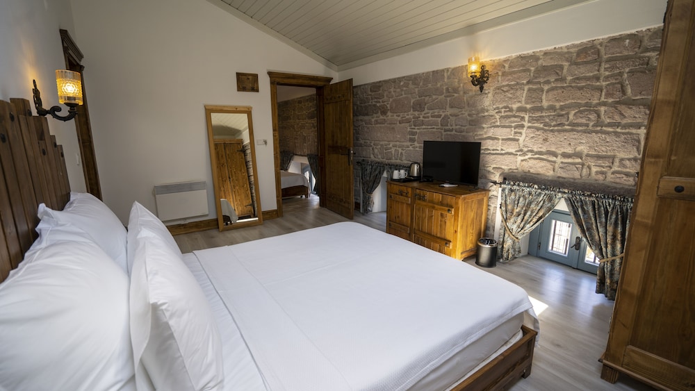 Sizmahan Hotel 8/64