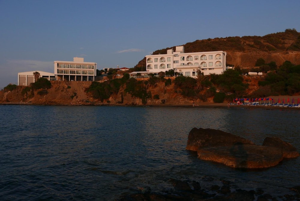 E.J Pyrgos Bay Hotel 29/41
