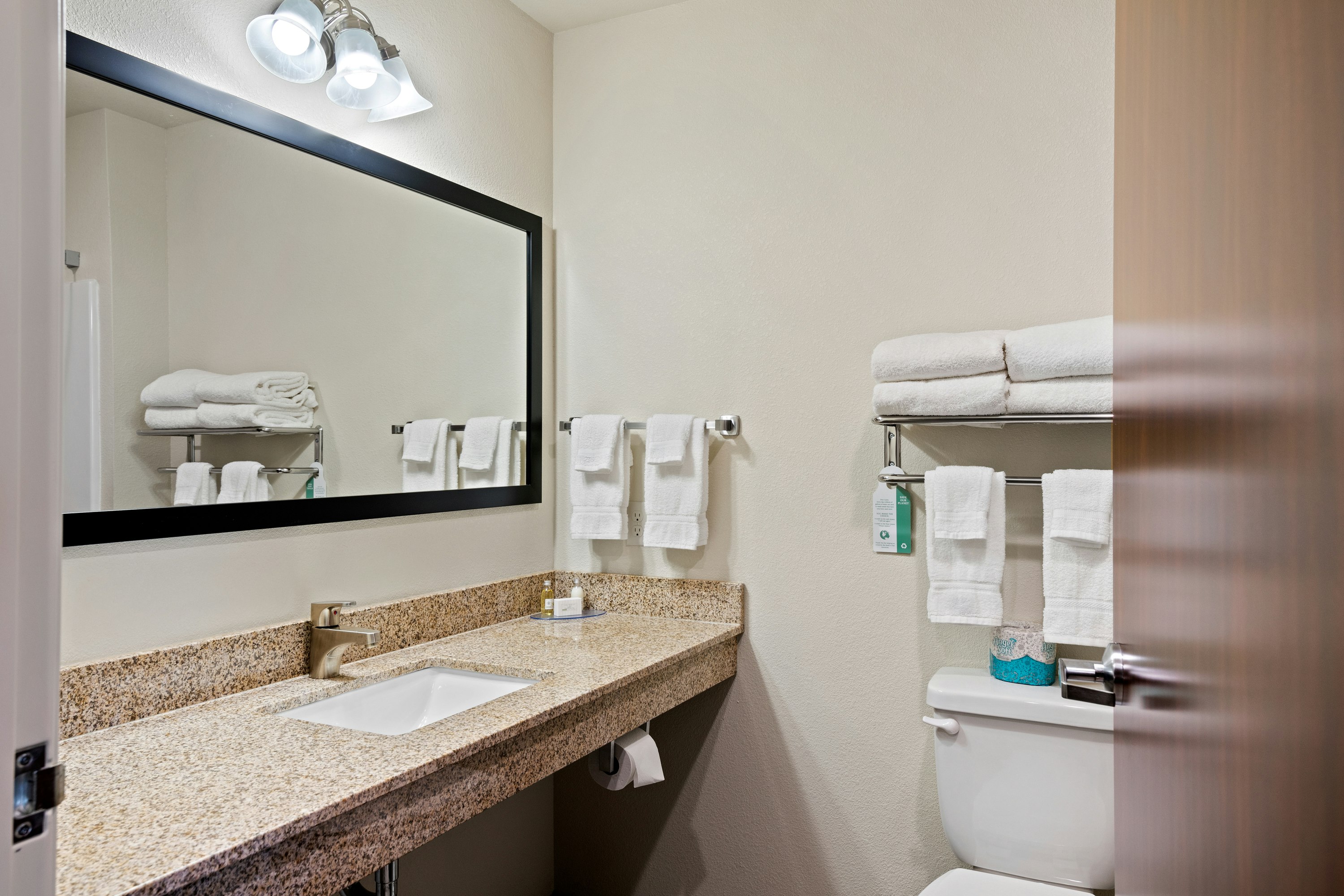 Cobblestone Inn & Suites - Yuma 34/38