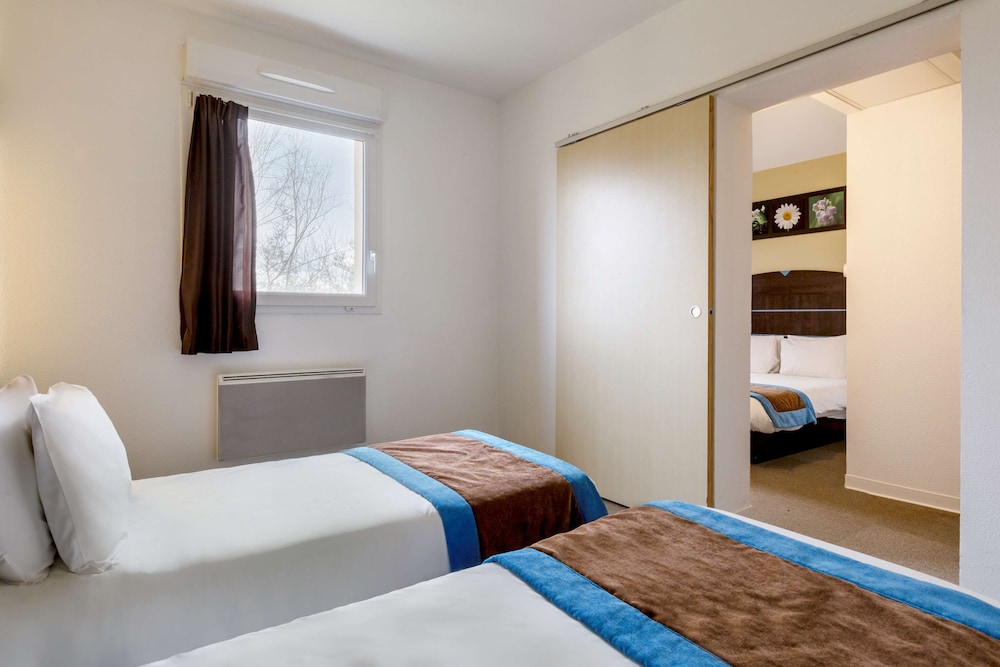 Sure Hotel By Best Western St-Amand-Les-Eaux 10/28