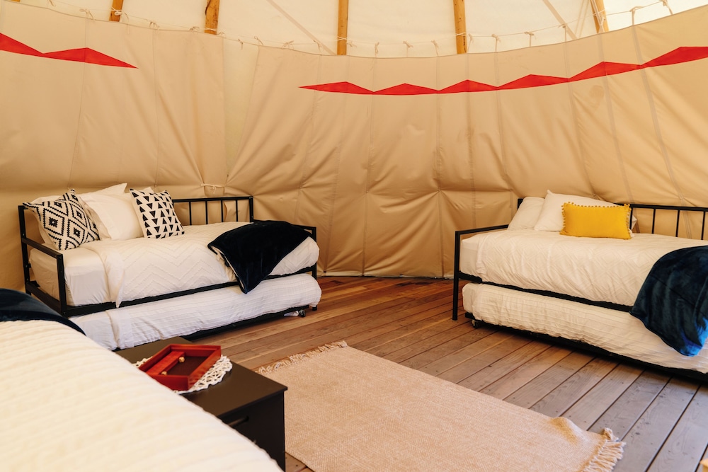 Family, Futon Bed, King Bed, 2 Trundle Beds