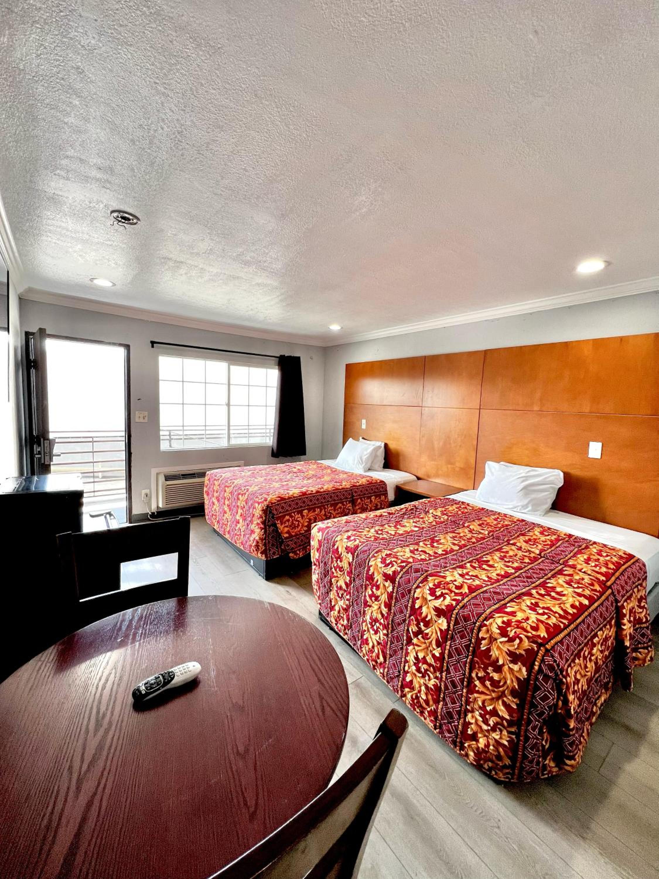 Standard, Double or Twin Bed