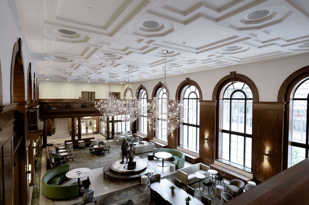 Hotel Fort Des Moines, Curio Collection by Hilton 70/81