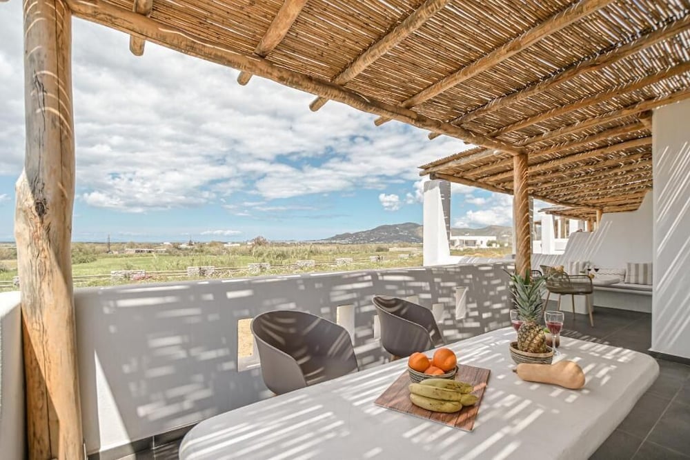 White Cocoon Exclusive villas 53/68