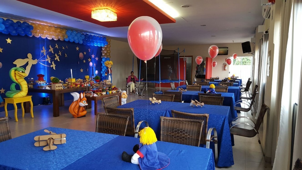 LA VITRE HOTEL 25/30