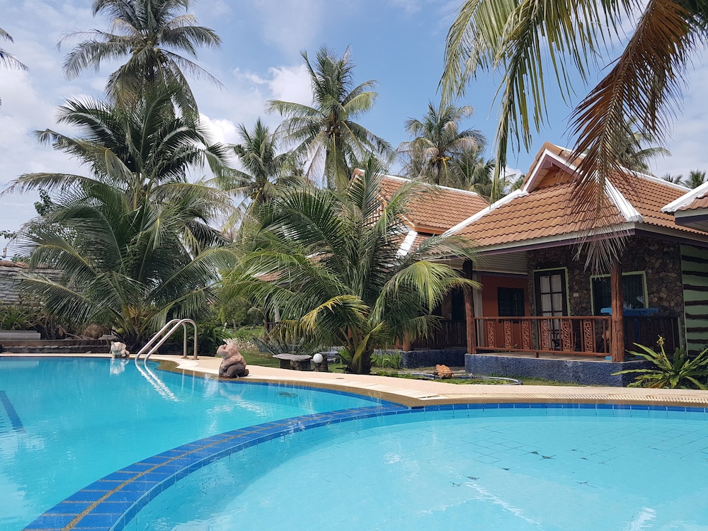 First Villa Beach Resort 11/75