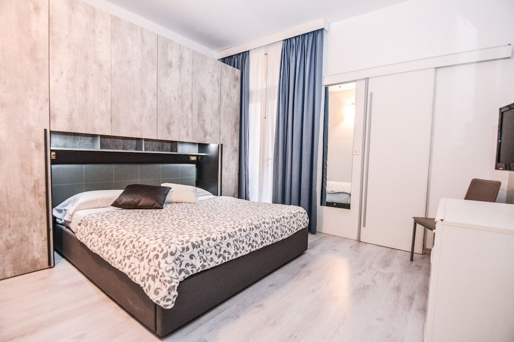 STANDARD, DOUBLE OR TWIN BED