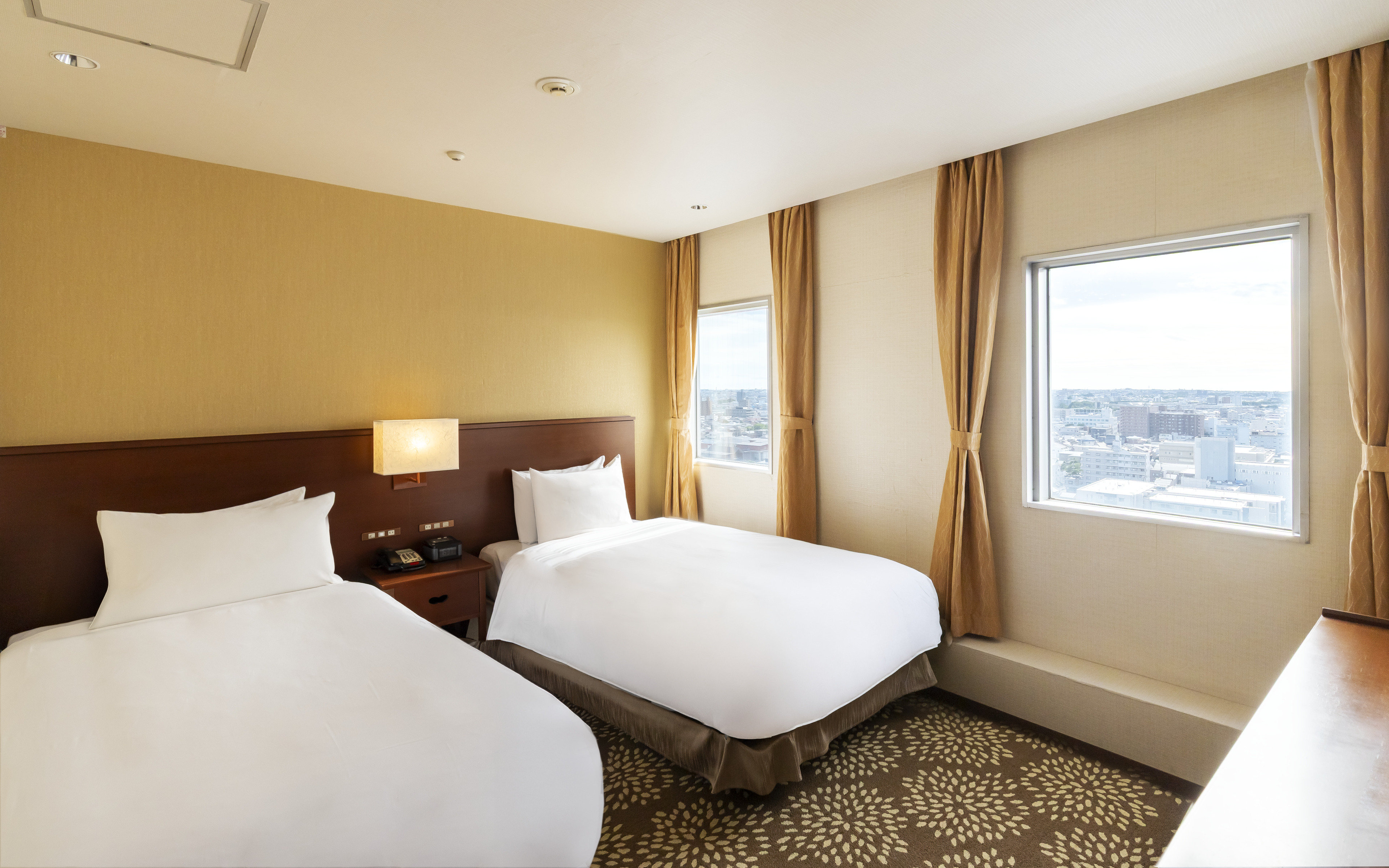 Holiday Inn ANA Kanazawa Sky 25/80