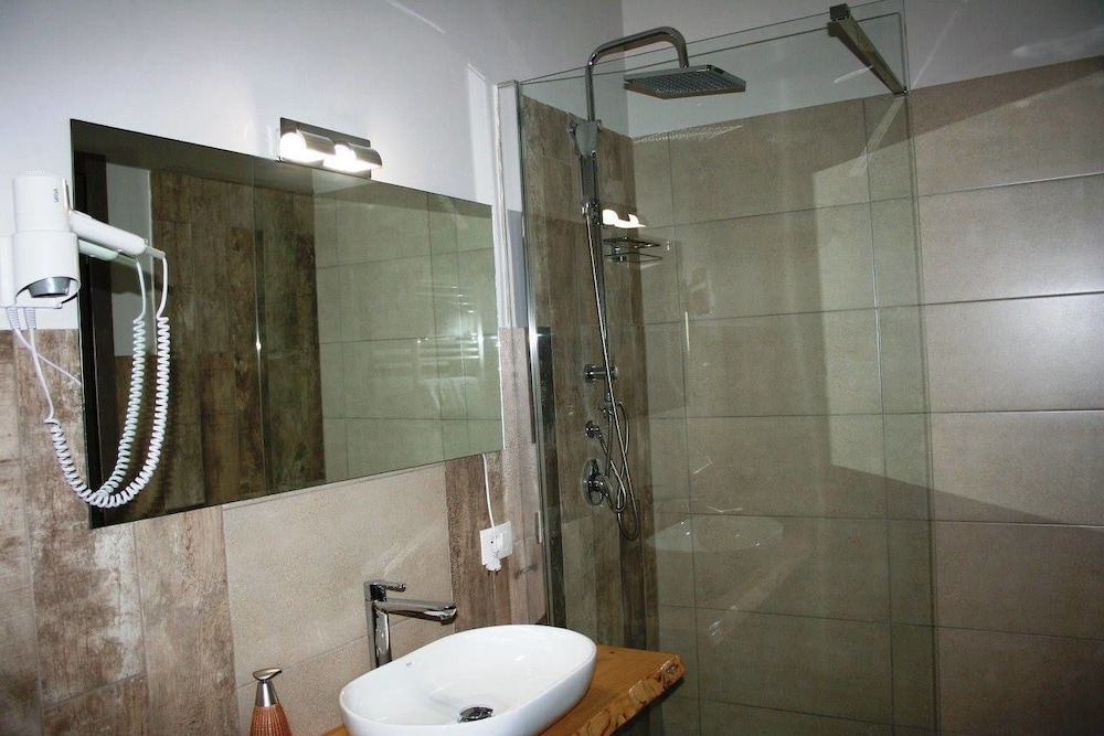 Sorahnia Design House 42/48