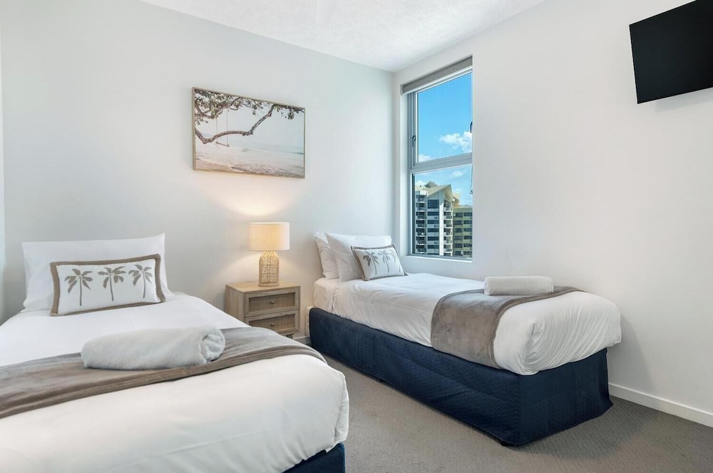 Solnamara Beachfront Apartments 12/75