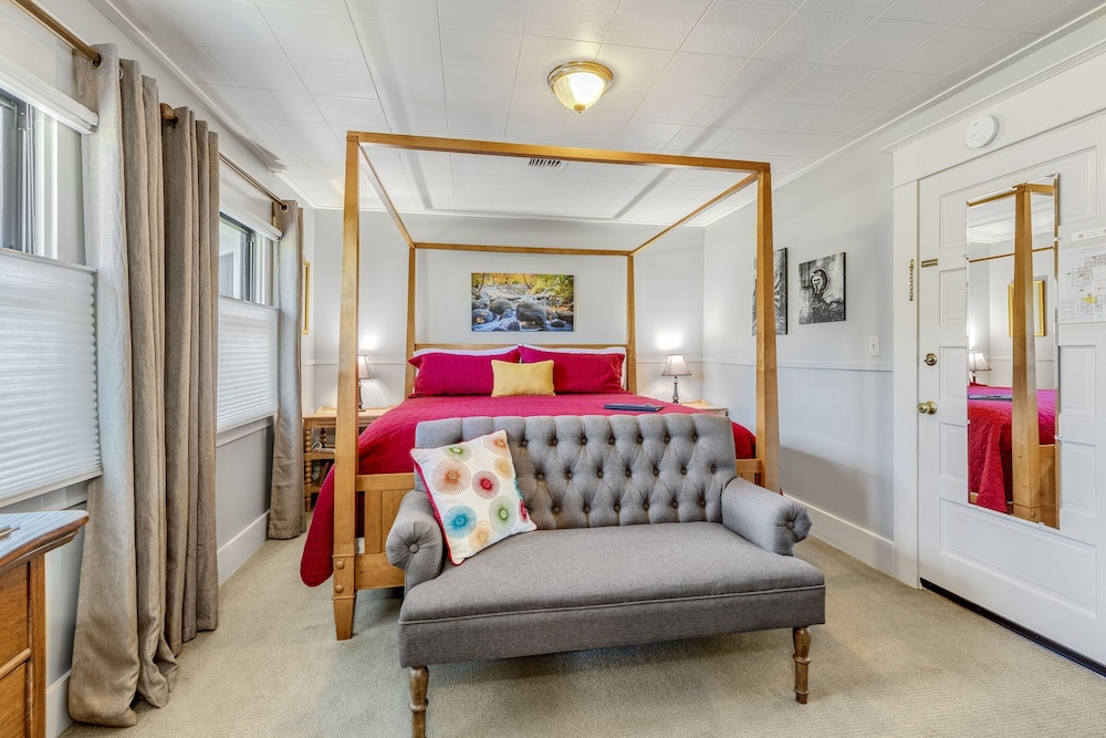 Oak Hill Bed & Breakfast 32/50