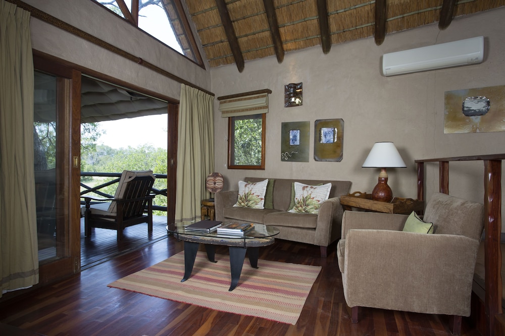 Lukimbi Safari Lodge 24/49