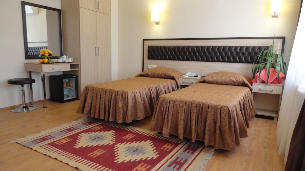 TUGRA HOTEL 23/65