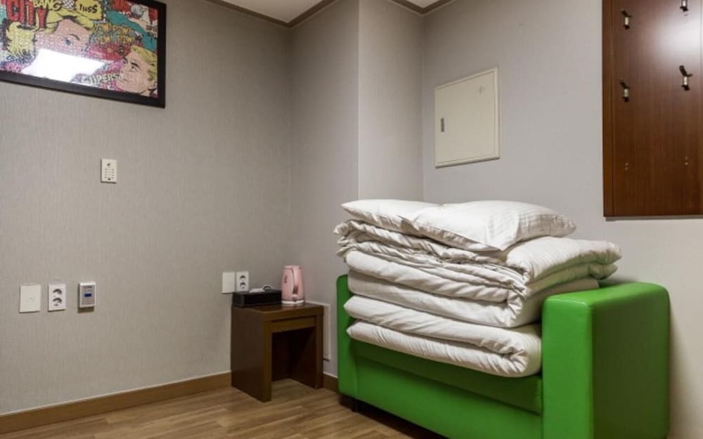 Mud Beach Hotel 47/57
