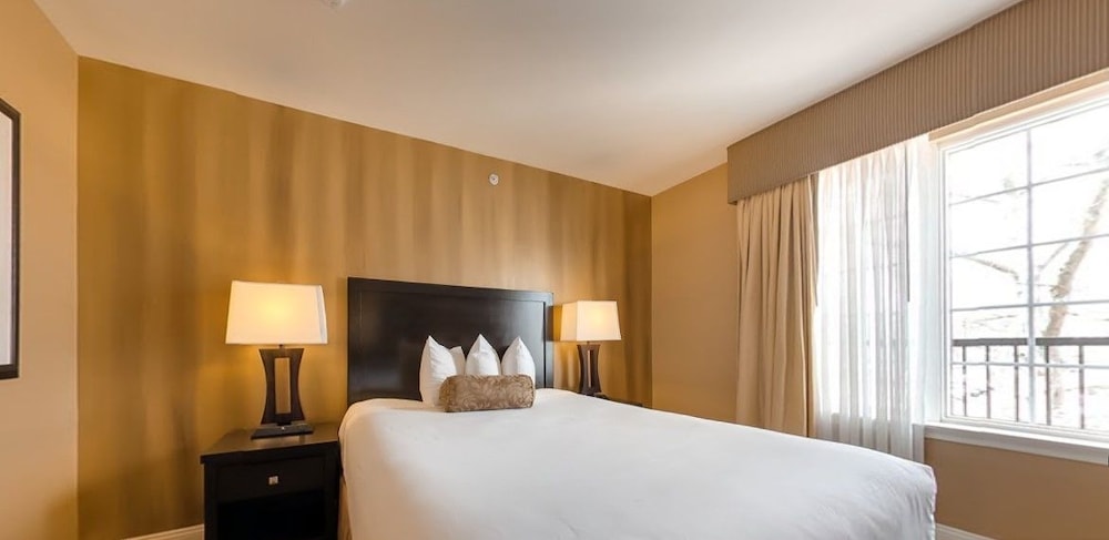 American Hotel 22/44