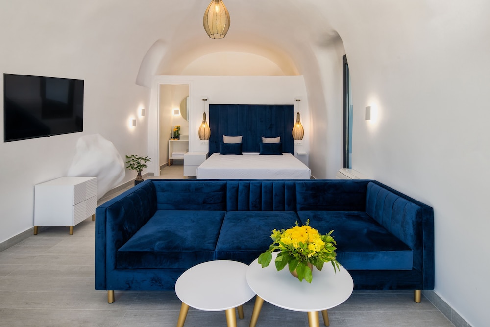Palm Island Suites Santorini 34/66