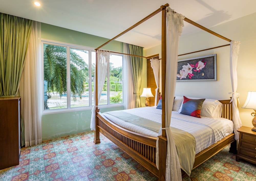Fisherman Way Beach Resort 30/74