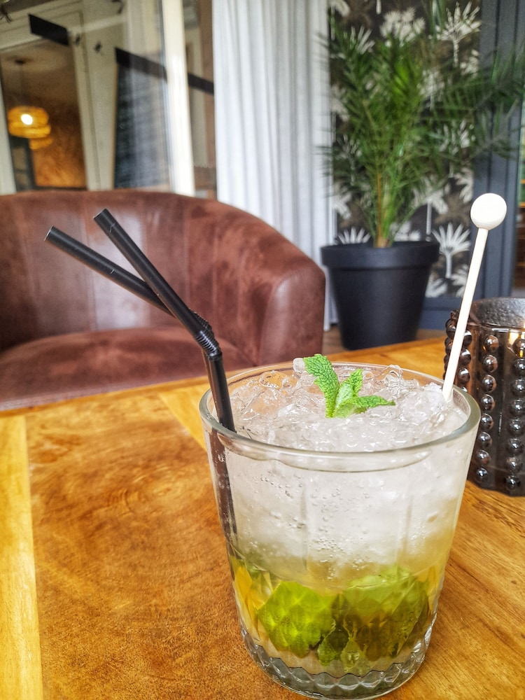 AUBERGE COTE JARDIN 25/56