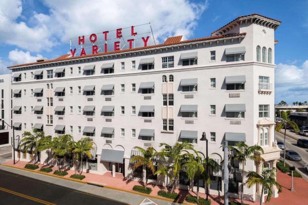 Global Luxury Suites At The Apex Miami 2/50