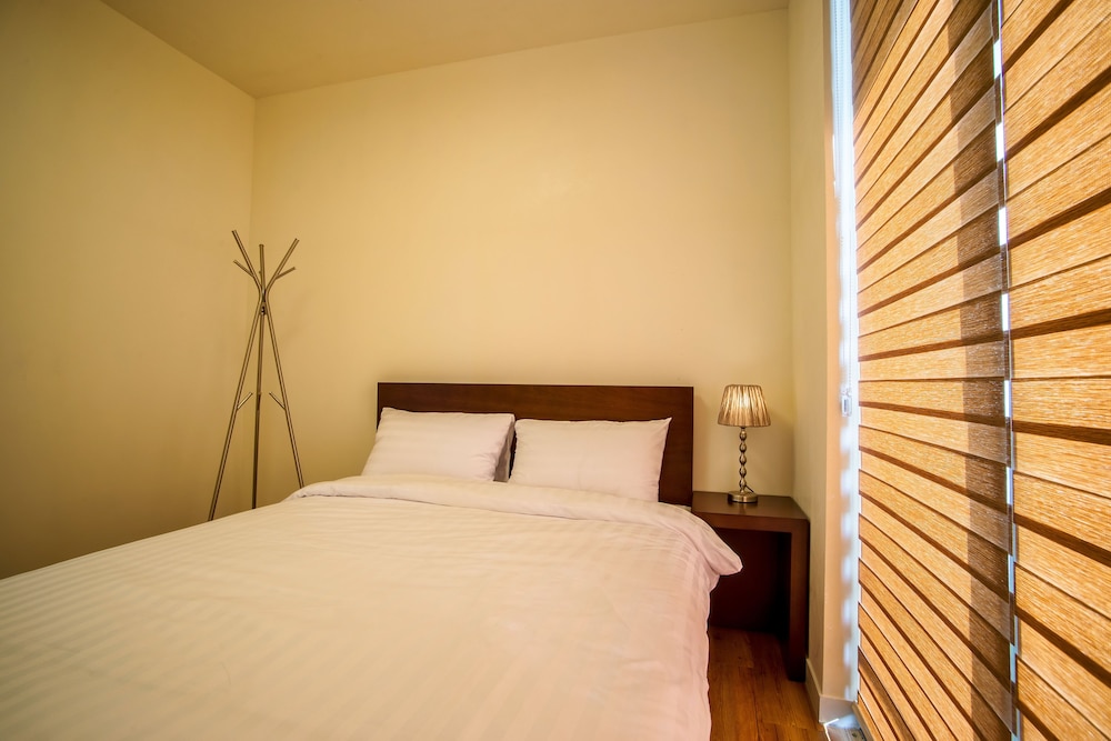 APARTMENT, DOUBLE BED