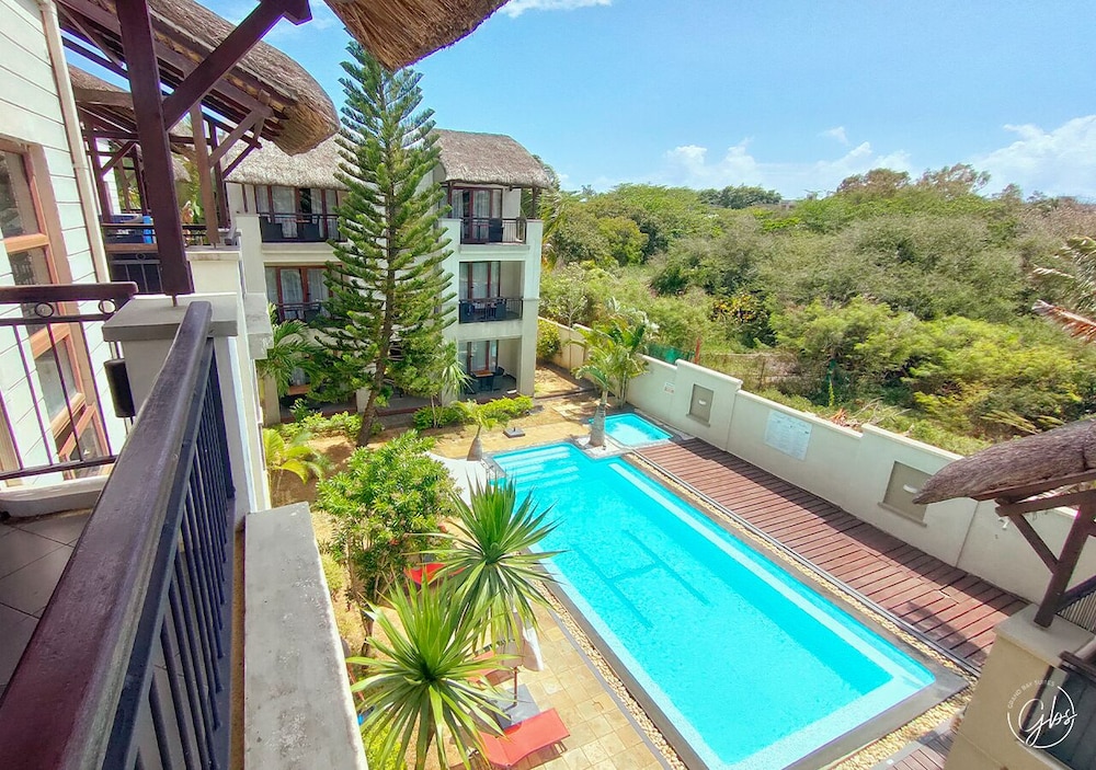 Grand Bay Suites 61/65