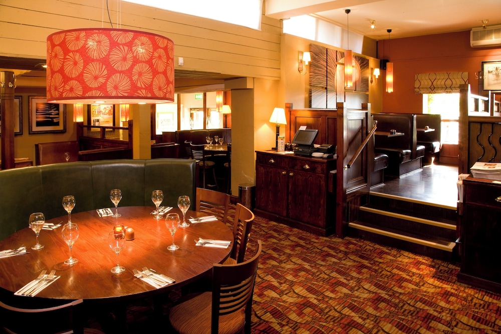 Premier Inn Northampton West (Harpole) 23/44