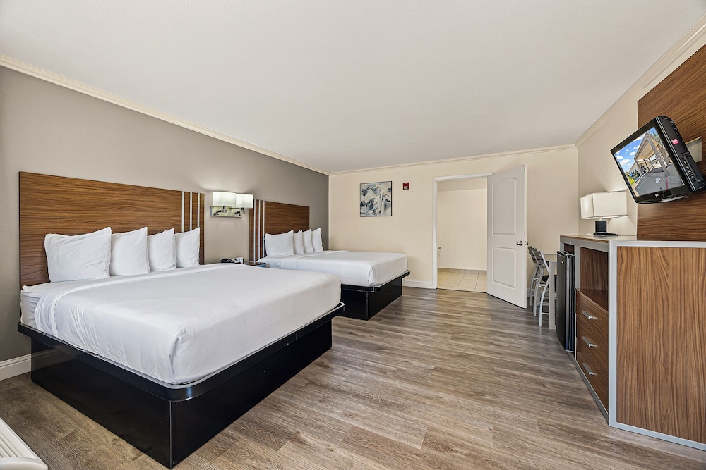 Heritage Inn Express Roseville 19/51