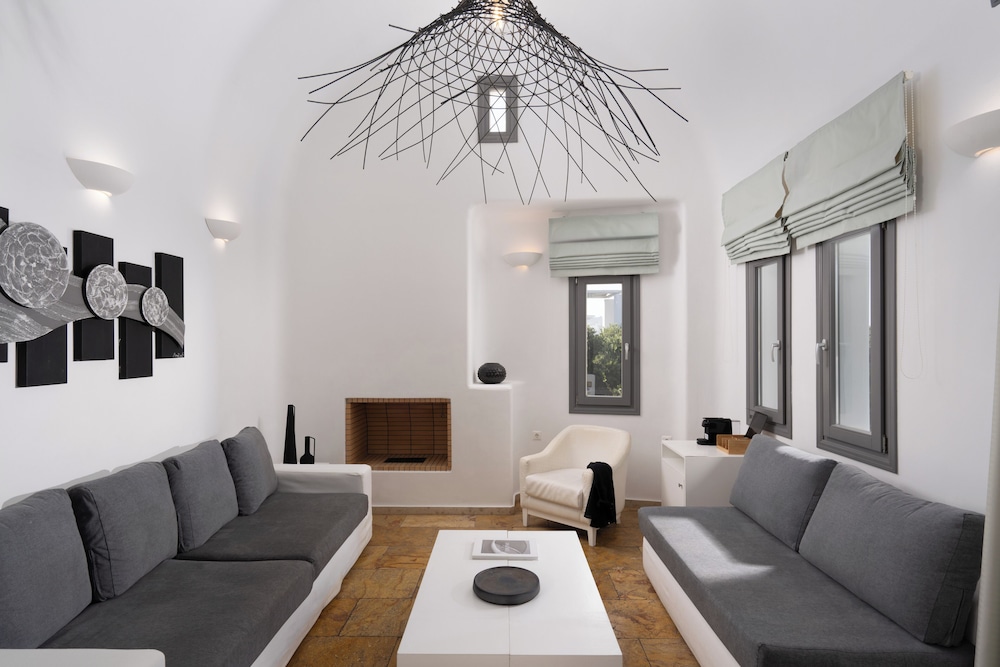 Santorini Princess Presidential Suites 28/50