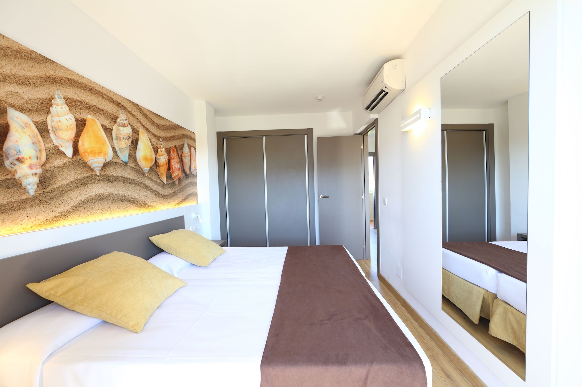 1 BEDROOM, APARTMENT, BALCONY