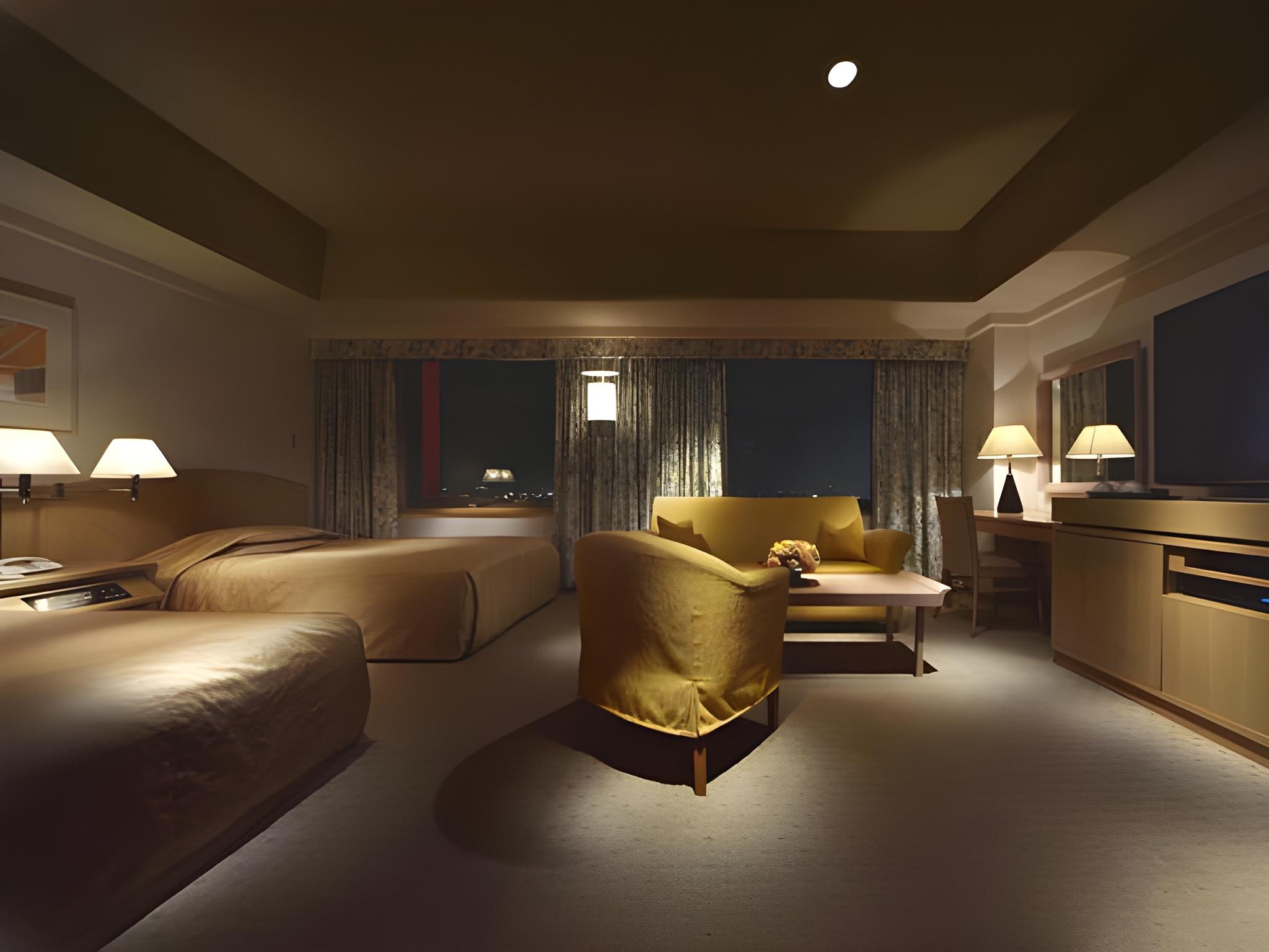 Suite, Twin Beds, Night View